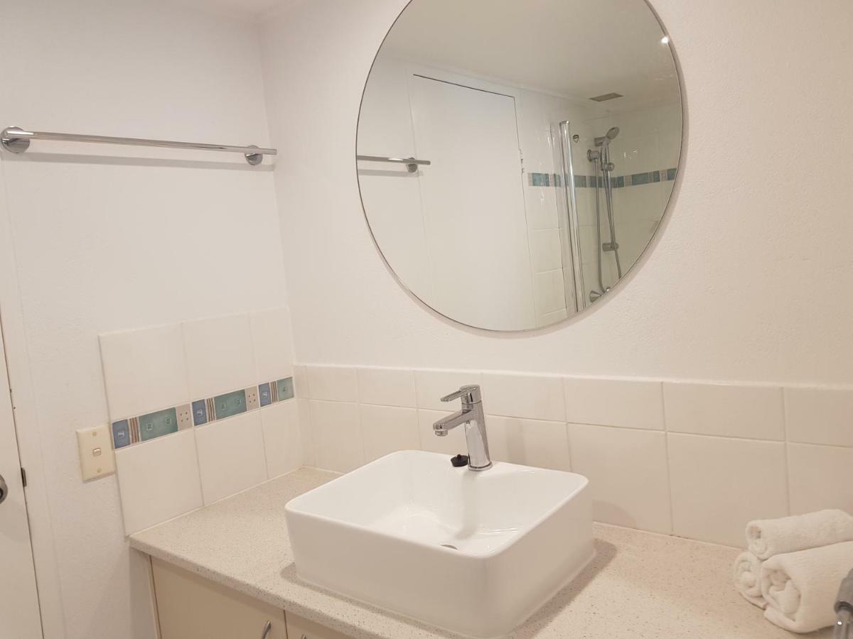 Casablanca Beachfront Apartments Bribie Island North Extérieur photo